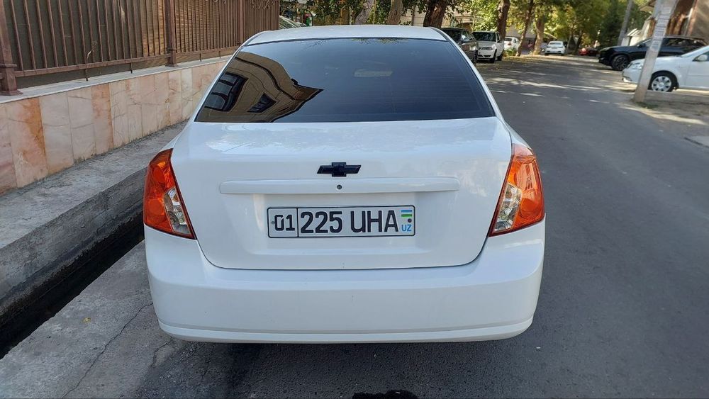 Насия савдо Lacetti CDX 2 поз. 1.8L 2011