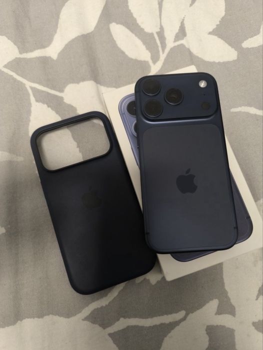 Vand IPhone 17 Pro deep blue 256 Gb