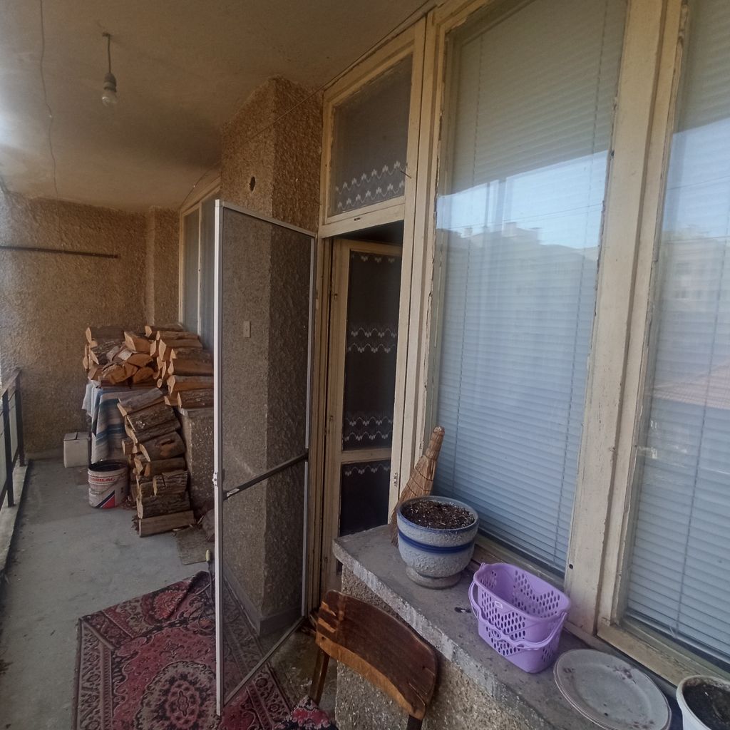 Продава се Четиристаен апартамент в Казанлък - 120 кв.м за 744 €/кв.м - Снимка #11