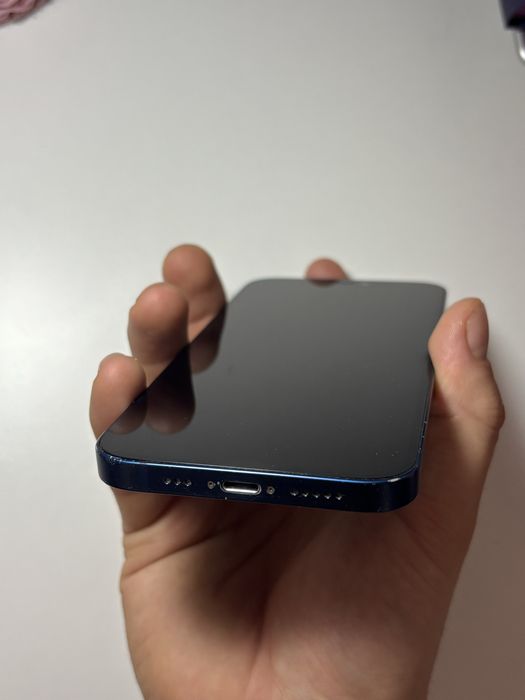 Iphone 12 normal 128gb 79% baterie
