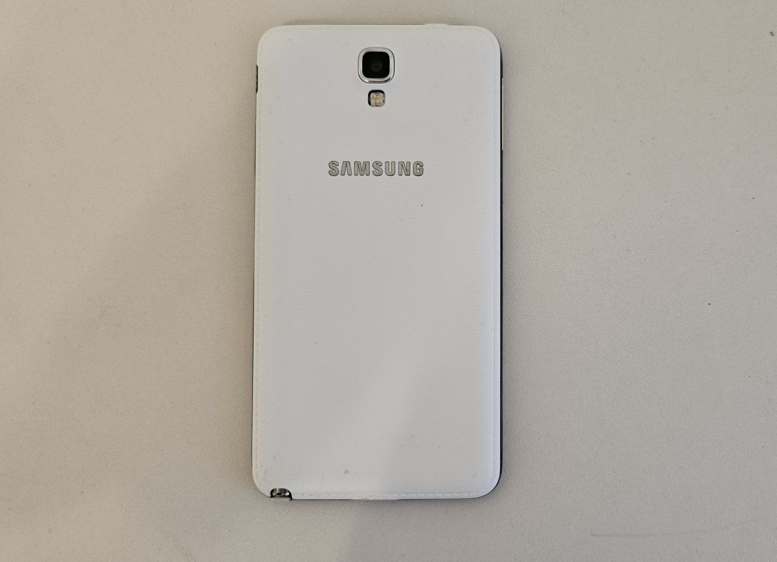 Samsung galaxy note 3 neo бял