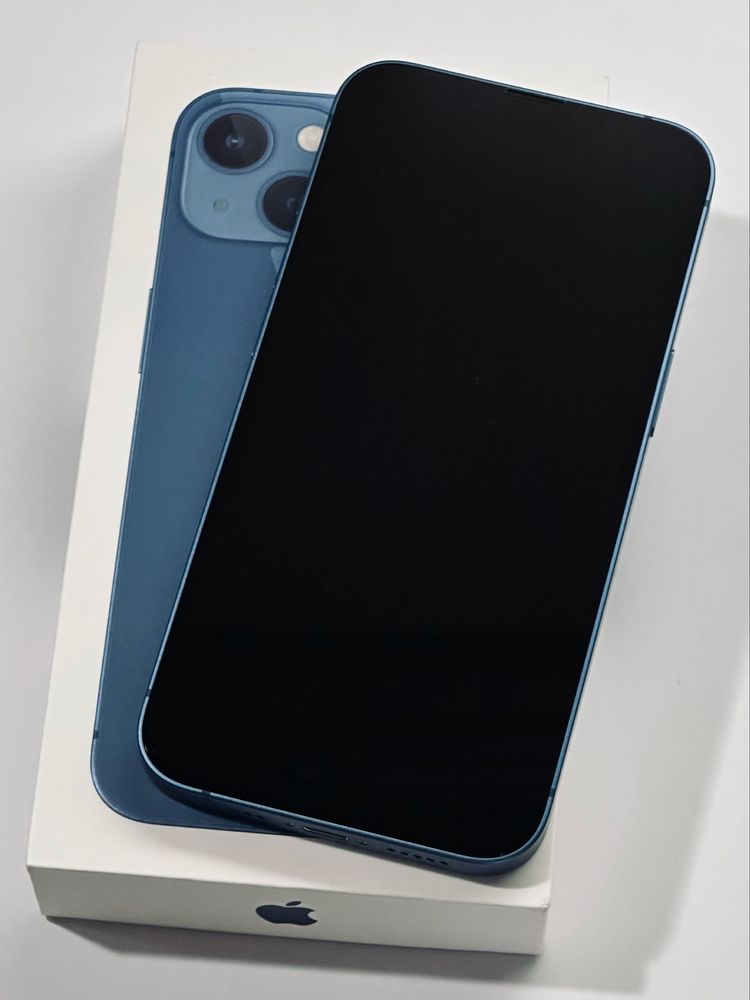 iPhone 13 Blue 94% battery