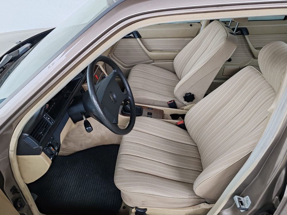Mercedes w124  an 1987