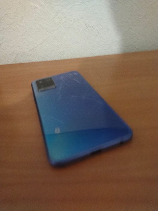 Смартфон Vivo y21