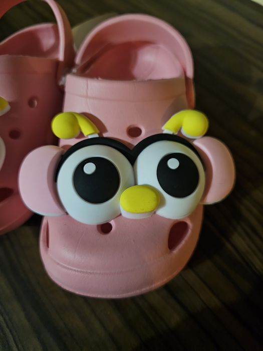 Slapi tip crocs fetite