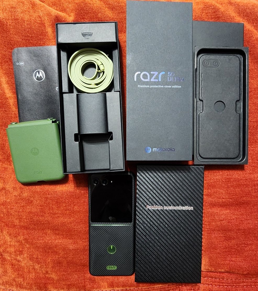 Motorola RAZR 50 Ultra 512gb Garanție Reală Ca Nou + Husă Aramid Fiber