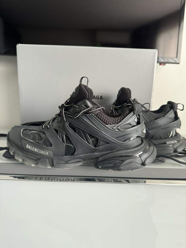 Оригинални Balenciaga track sneaker IN FADED BLACK