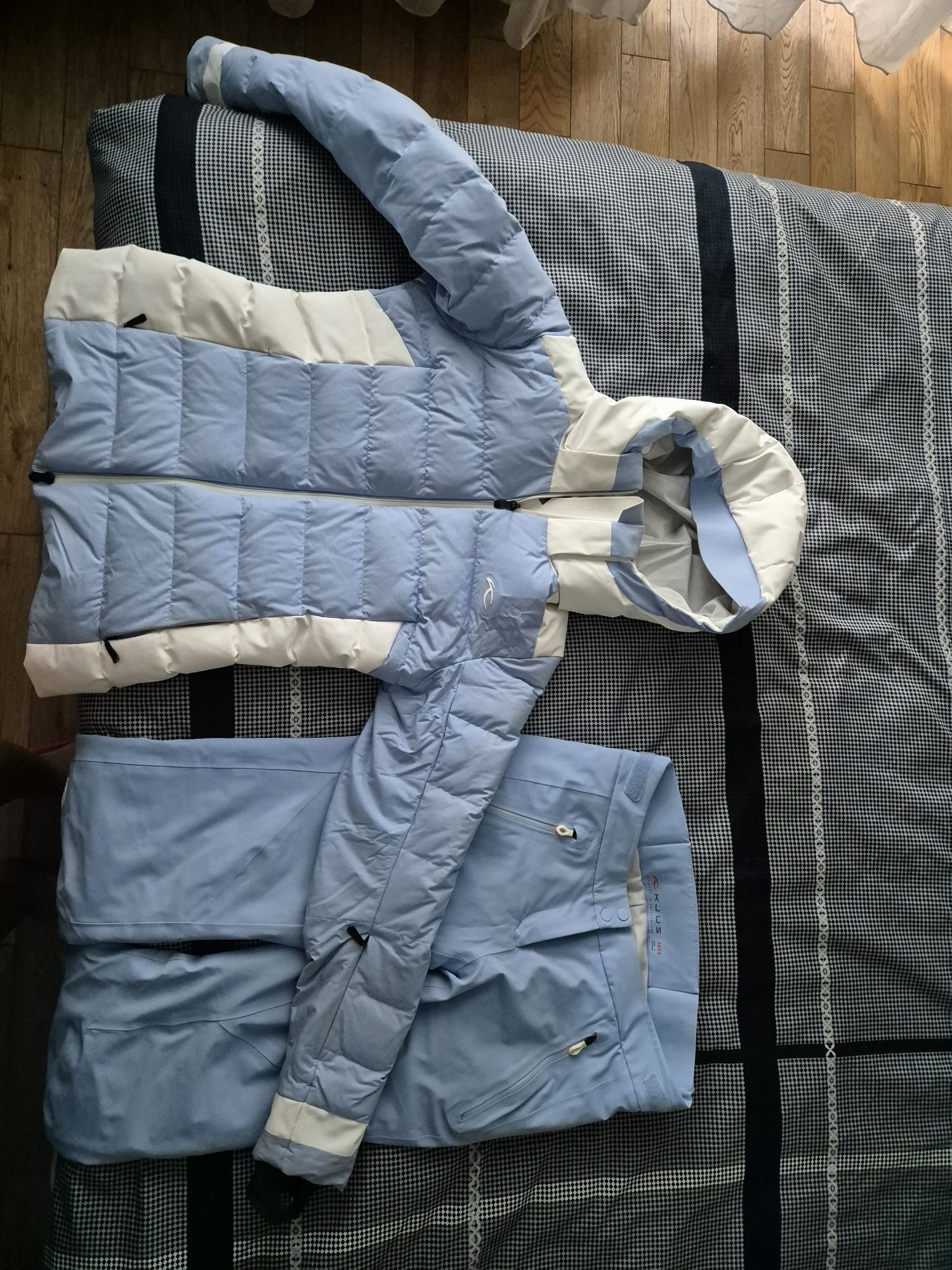 Costum ski  KJUS