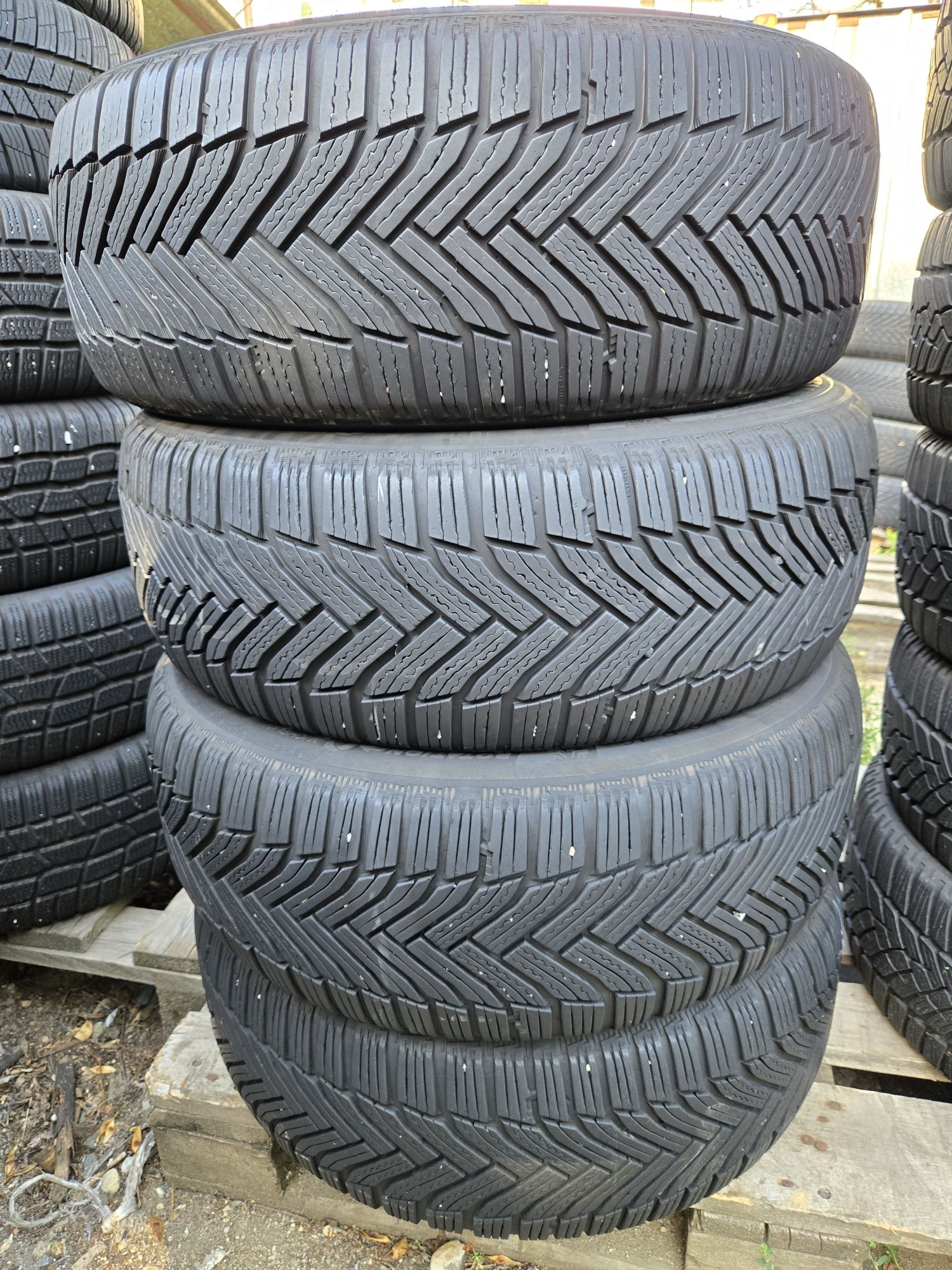 4бр. 215 60 16 Michelin зимни.