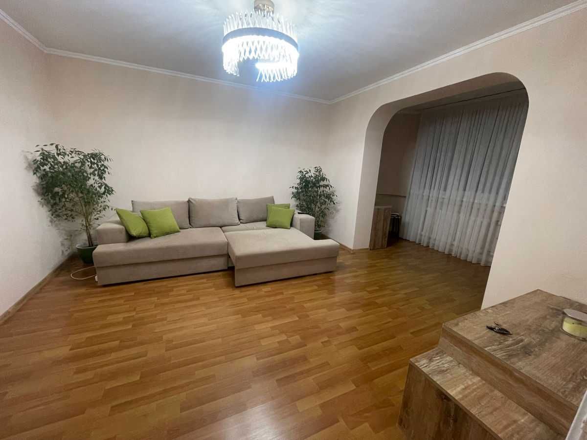 Дава се под наем Двустаен апартамент в София, Люлин 9 - 64 кв.м за 350 € - Снимка #1