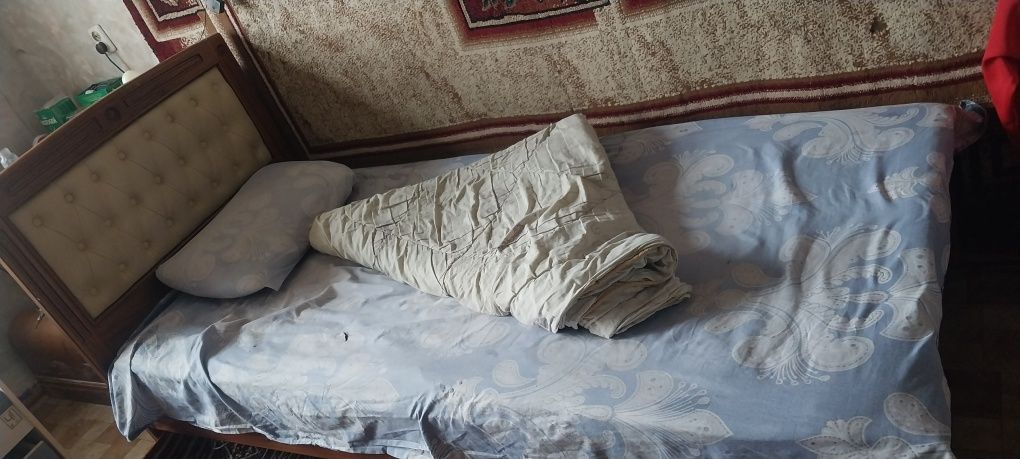 Кровать односпальные 1 шт