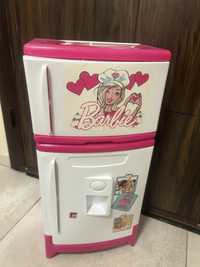 Хладилник,гардероб на Barbie/ порцеланов сервиз за чай на Elsa