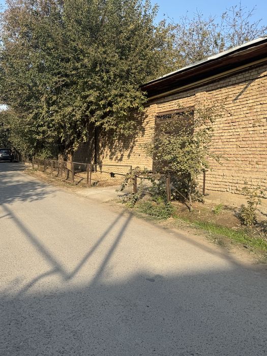 Уй сотилади  Бекбарака бозорини оркасида