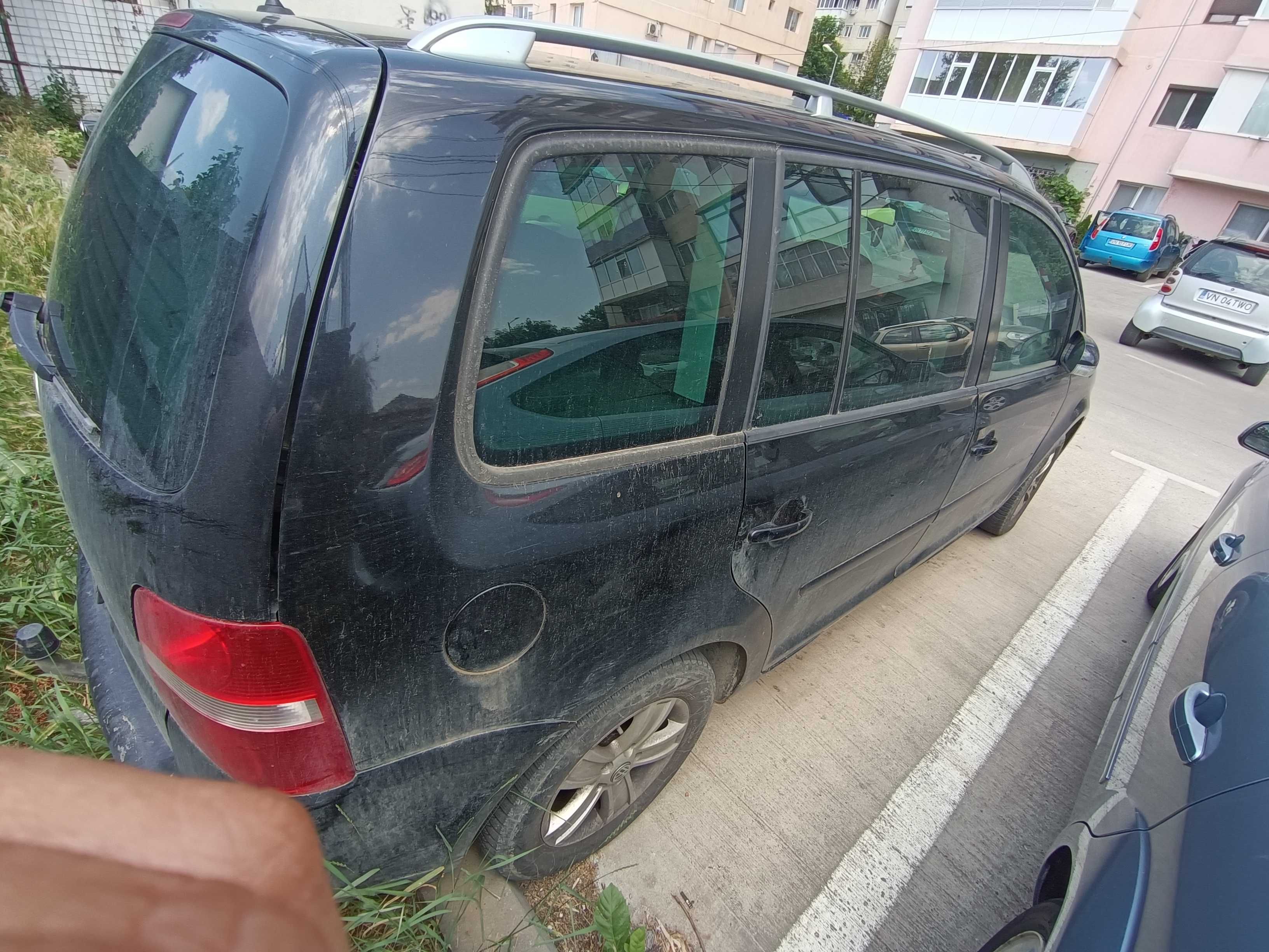 Wolswagen Touran an 2004 1,9 tdi BKC 105 CP automat 7 locuri in acte