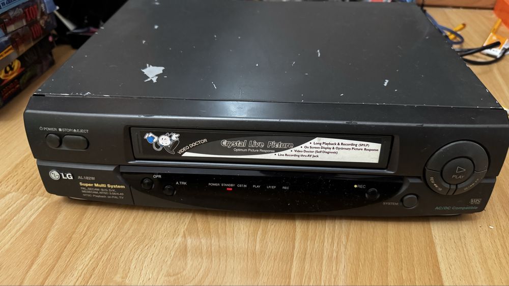 Продам рабочий видеомагнитофон LG