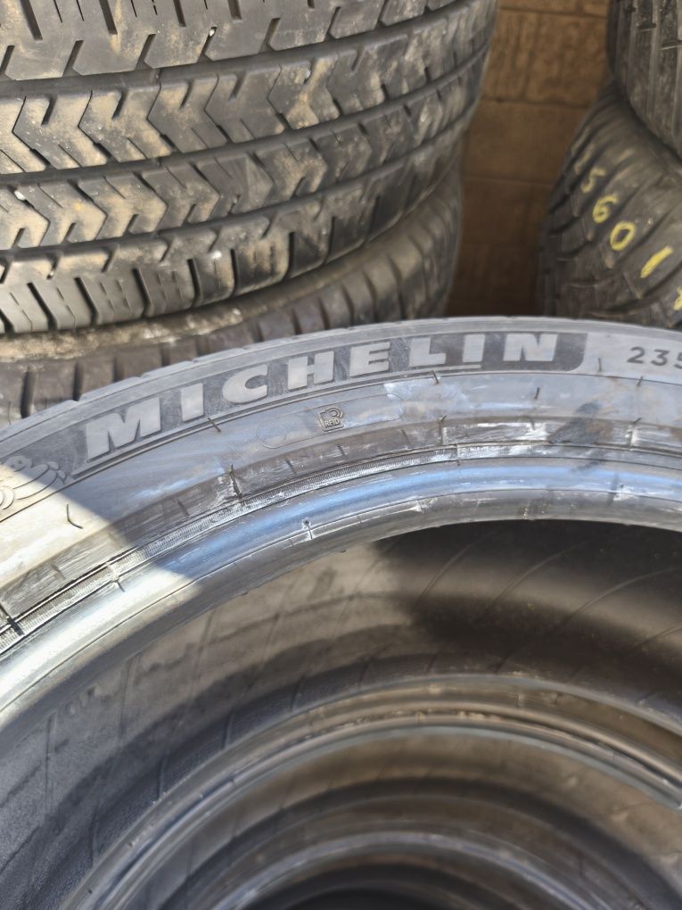 Гуми 235 50 19 Michelin Дот 24