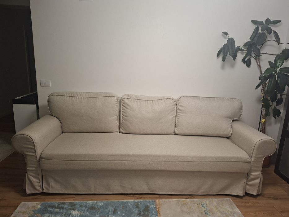 Canapea extensibila Ikea