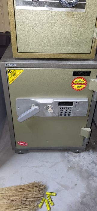 Сейф Topaz продам
