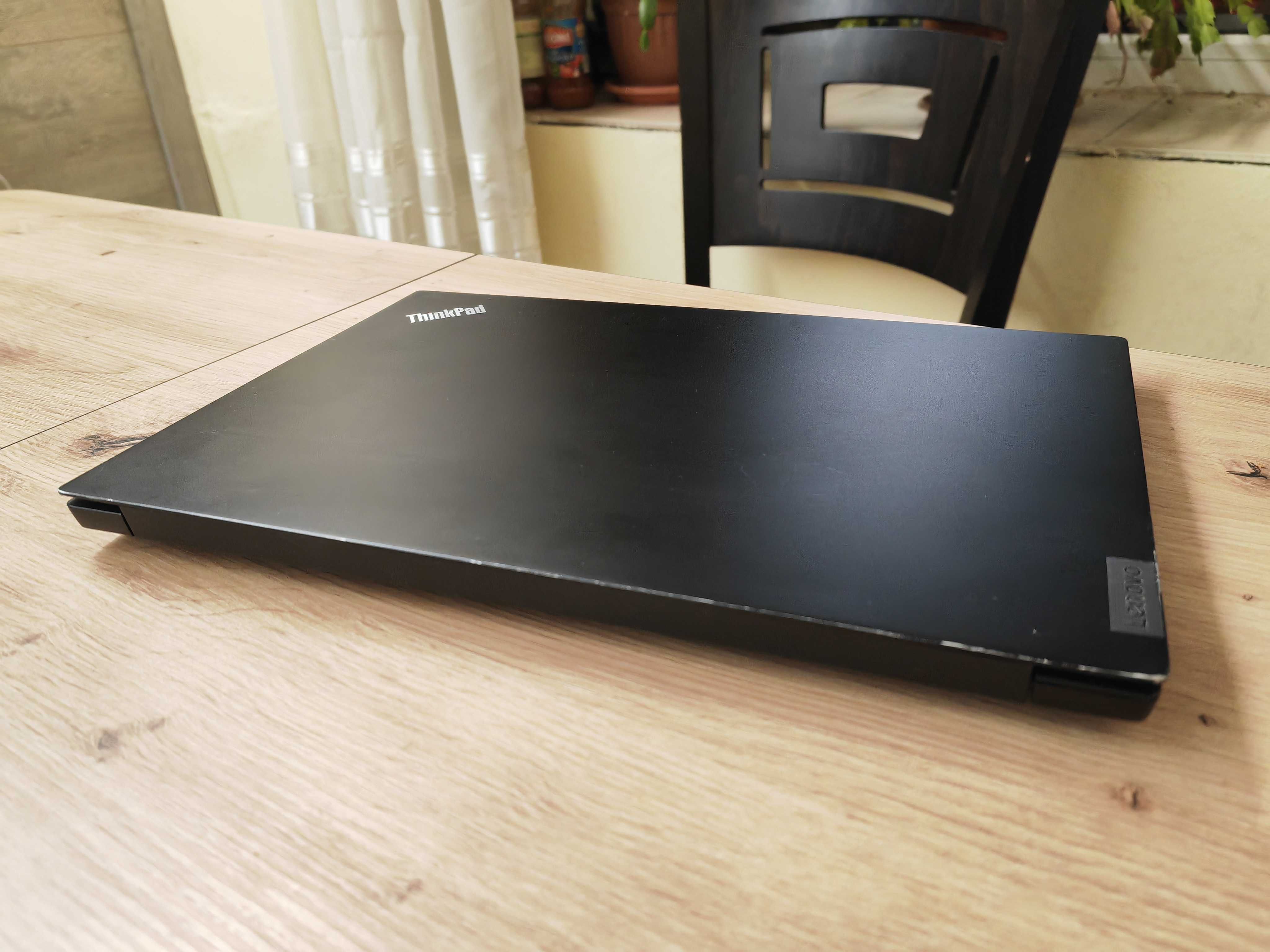 Лаптоп Lenovo ThinkPad Е14 с 6-ядрен Ryzen 5 5500U 14" FHD, 256/8 GB
