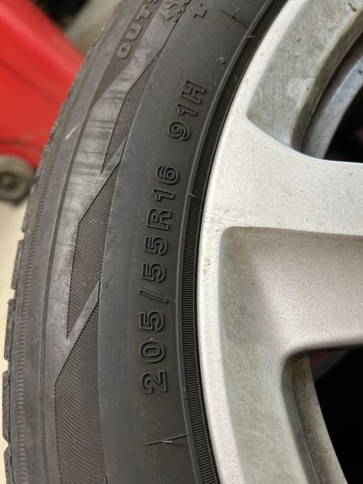 Vând jante aliaj R16 + cauciucuri iarna