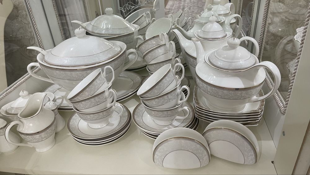 Срочно Столовый сервиз