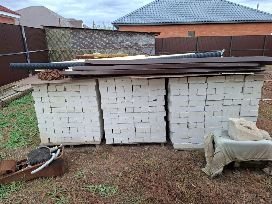 Продам полуторный силикатный кирпич 100/штуку