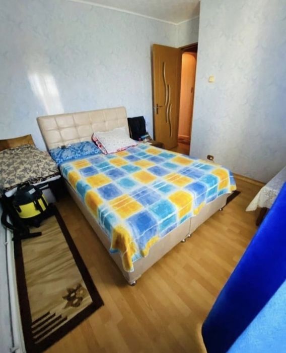 Vând în rate apartament 3 camere, zona Distrigaz!