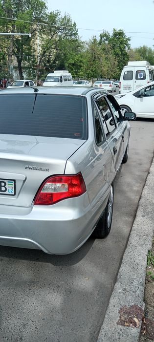 Nexia 2 1.6 dons sotiladi yoki laboga obmen