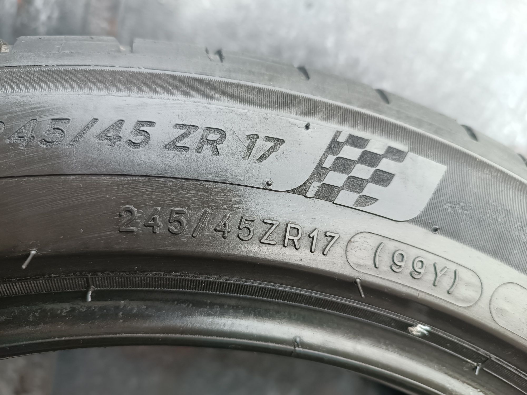 245/45/17 Michelin Дот 0420