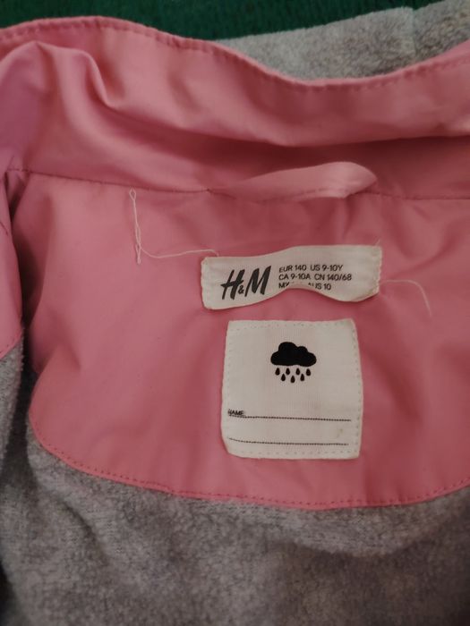 Ветровка плащ на флисовой подкладка на 9-10 лет. В отличном состоянии