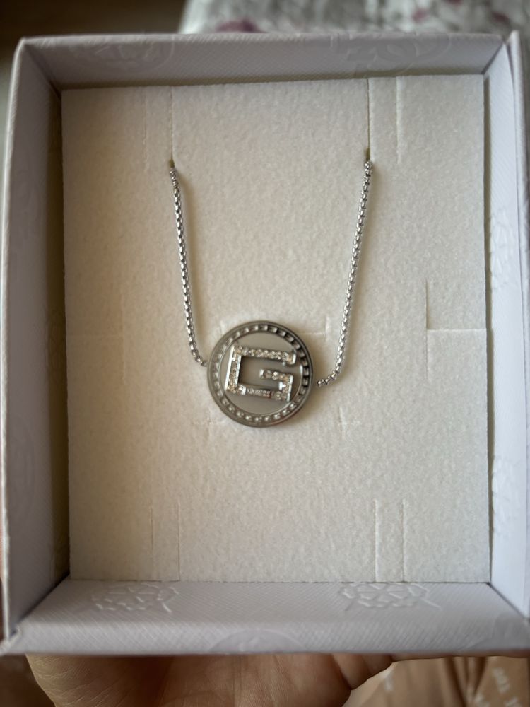 Дамска гривна Guess