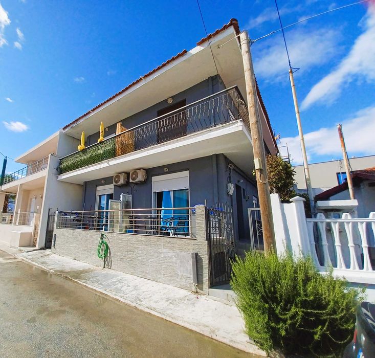 Продава 6 апартамента за бизнес туризъм до морето ПаралияВрасна,Гърция