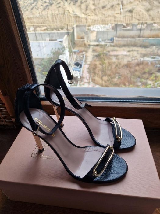 Босоножки женские