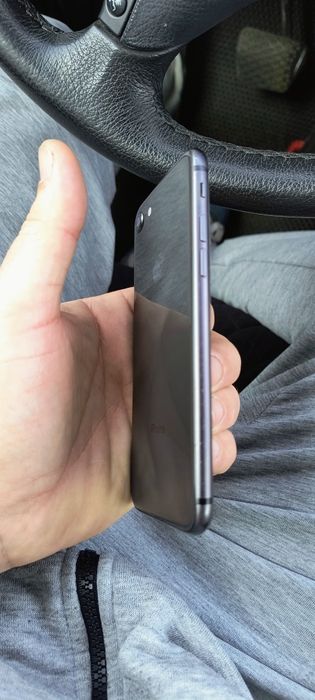 iPhone 8 64 в отличном состоянии