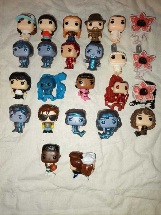 stranger things kinder joy full collection/пълна колекция фигурки