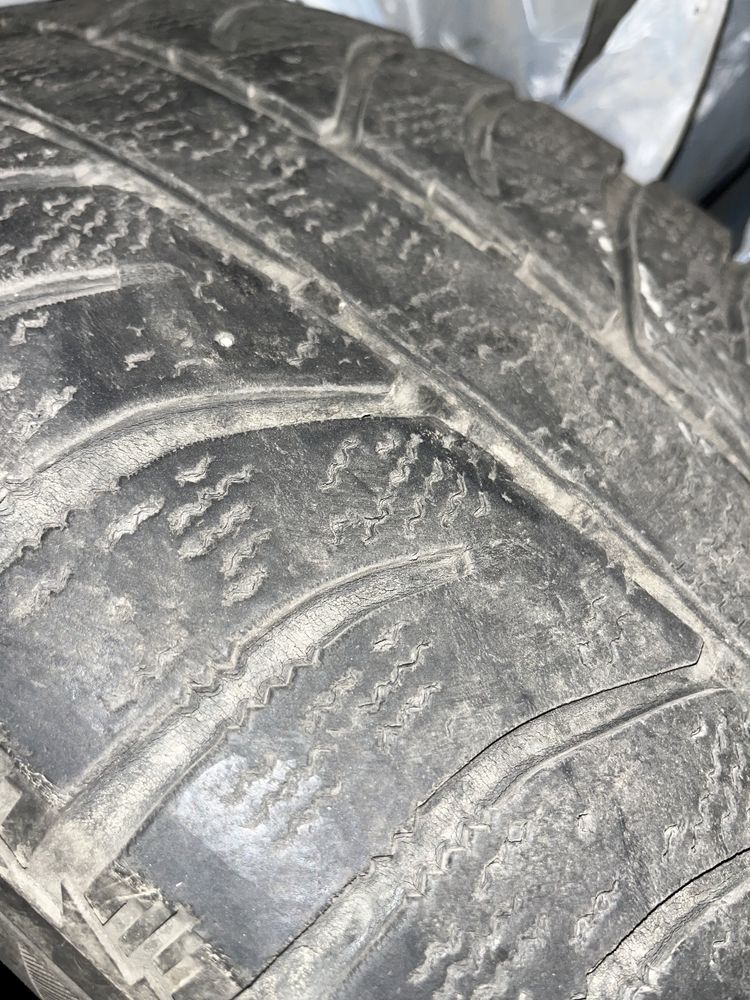 Продам резину шины Bridgestone 265/60/18