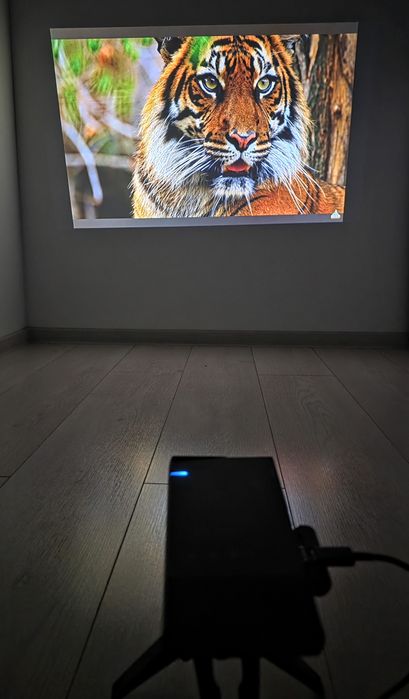 Videoproiector portabil cu acumulator