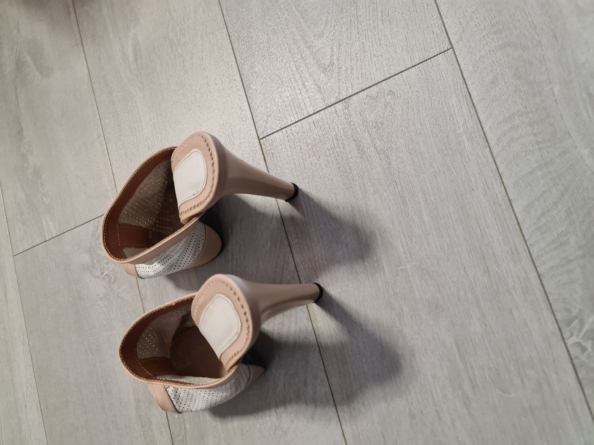 Pantofi dama din piele, marime 37, purtati o singura  data.