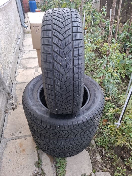 Vand anvelope iarna  225/45/17 ..215/55/17, 235/55/18, 215/60/17