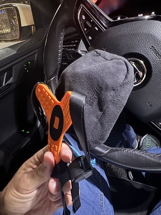 GoPro Max 360 cu o lentila zgariata