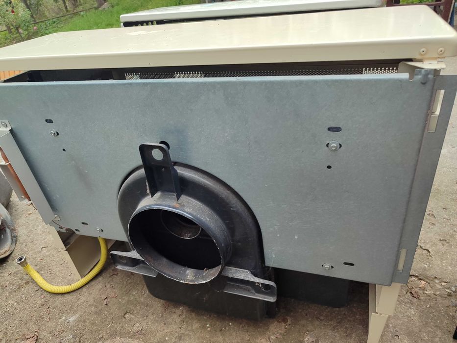 Vând 2 sobe convector pe gaz pret 1600 amân două