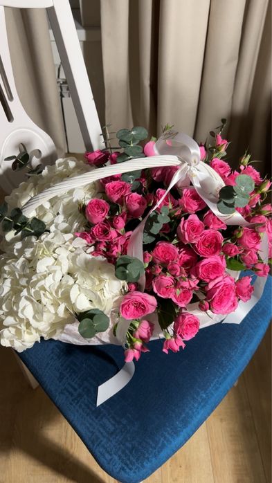 СВЕЖИЕ ЦВЕТЫ с корзиной