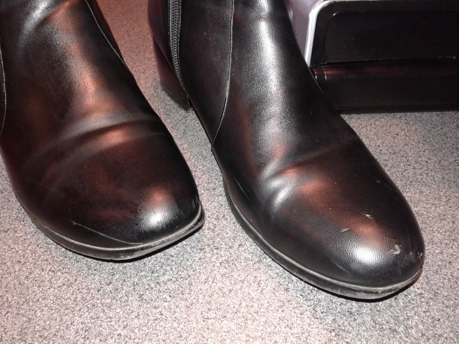 Обувки естествена кожа 36 на платформа и Боти черни 38 удобен ток