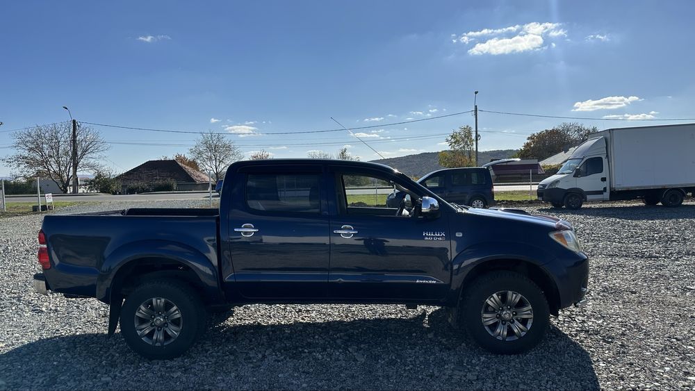 Toyota Hilux 3.0D Automat volan dreapta