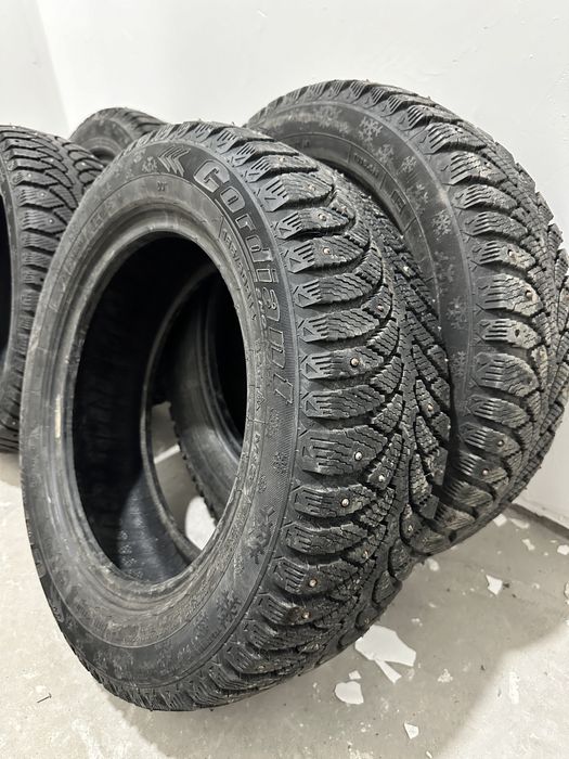 Продам шипованные шины 185/60/14