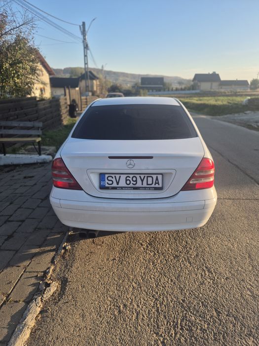 Vând Mercedes c class 180