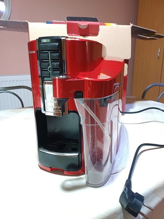 Vand Espressor Saeco Tchibo Cafissimo Latte HD8603 Roșu, ca nou