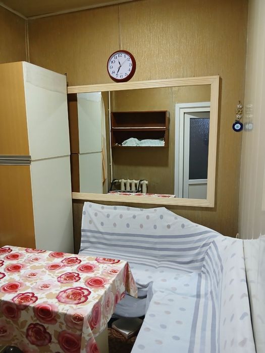 Продаётся кухонный стол СРОЧНО
Кухонный стол. 
В данном моме