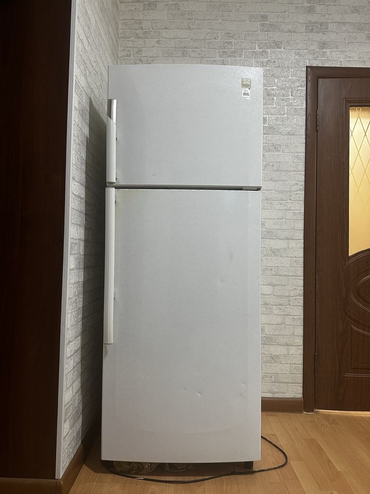 Продается холодильник