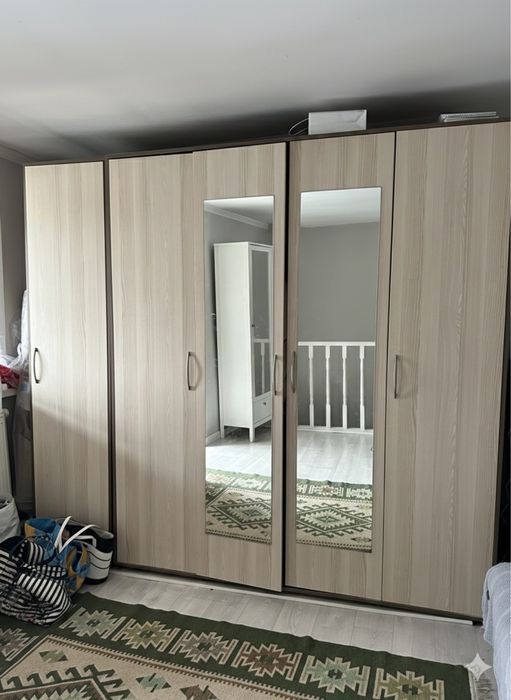 Продам большой шкаф